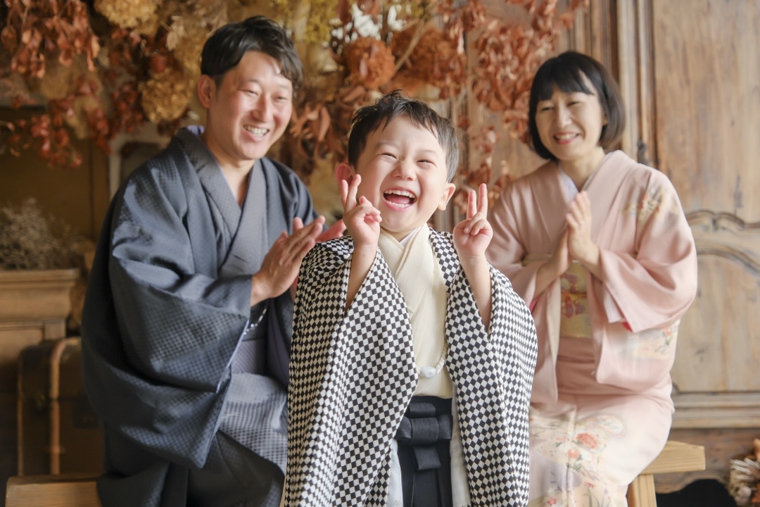 ご家族で過ごす七五三撮影の様子