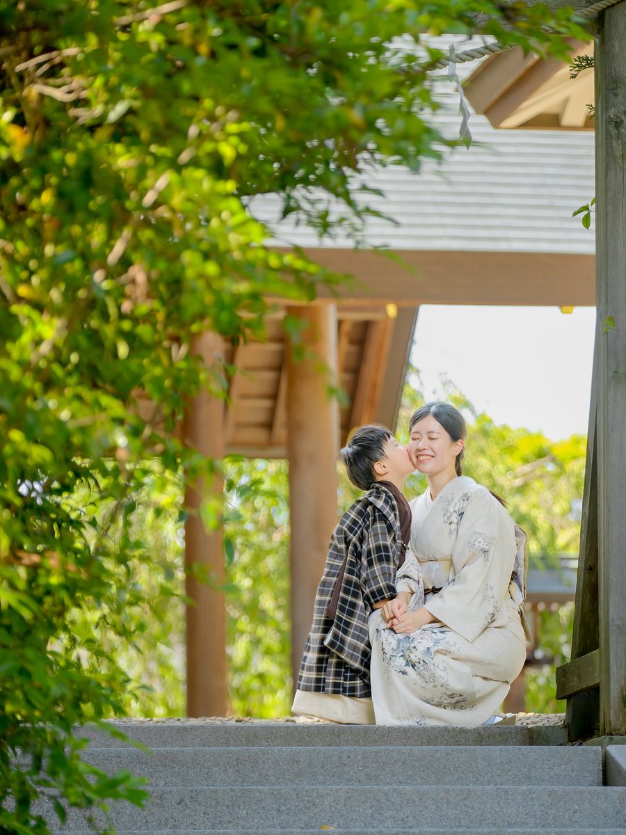 ドレス姿の七五三のお子さま